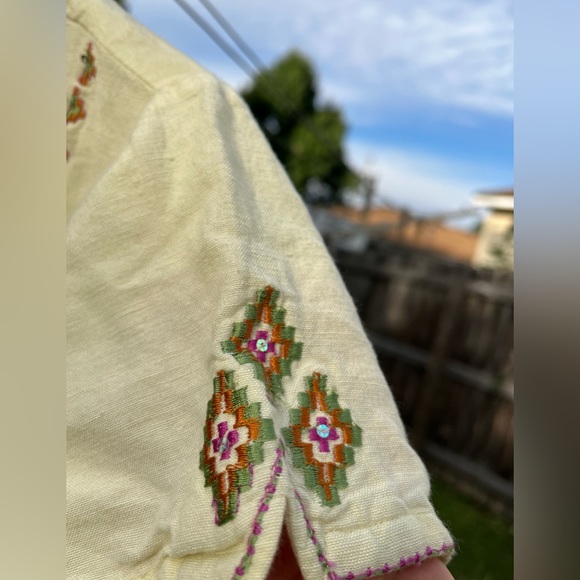 Yellow cotton stitched top - Picture 4 of 13